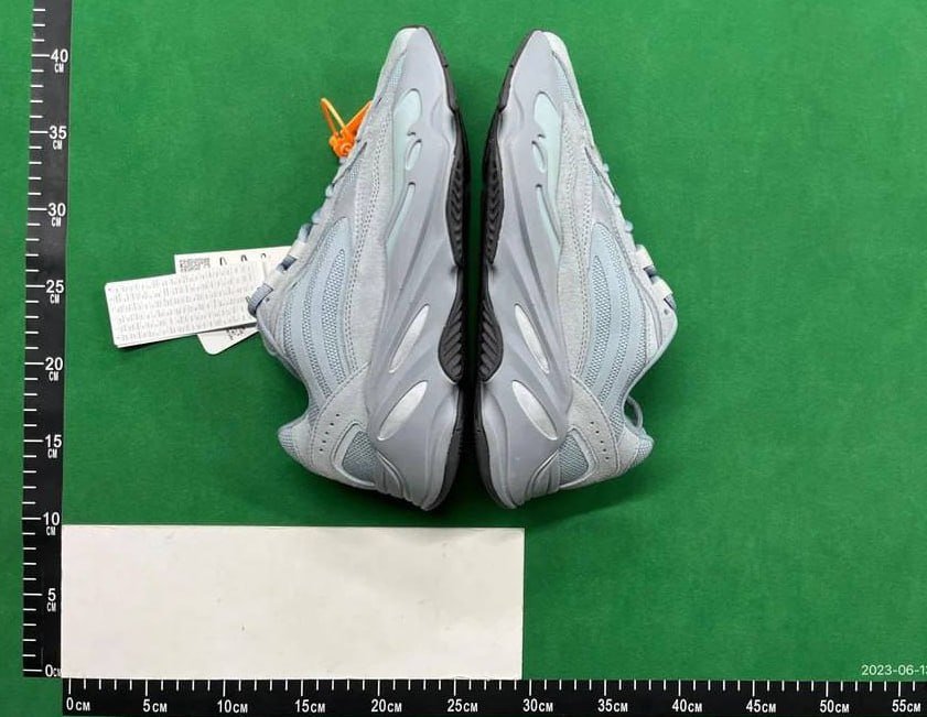 Yeezy boost 700