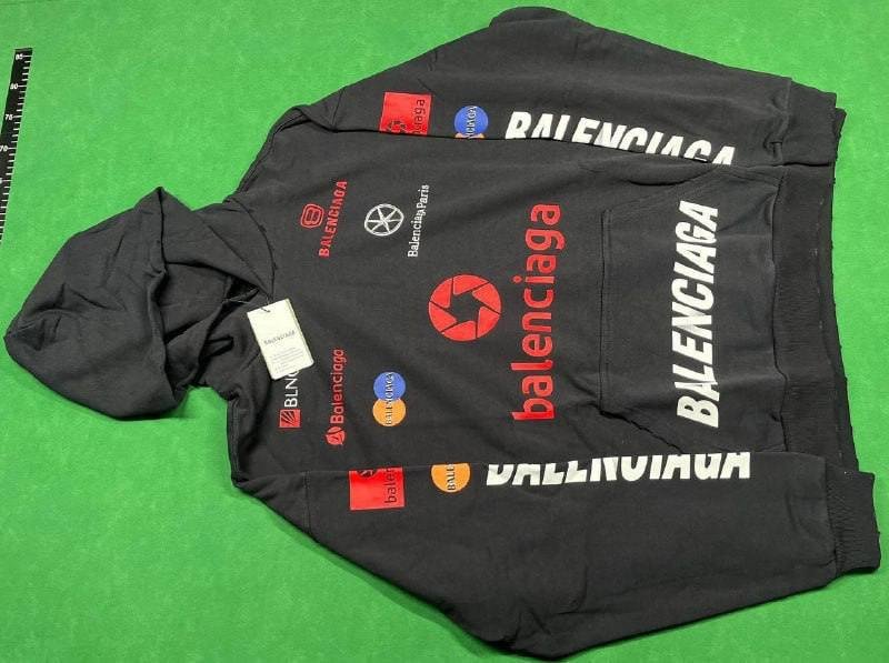 Balenciaga hoodie (36 CP)